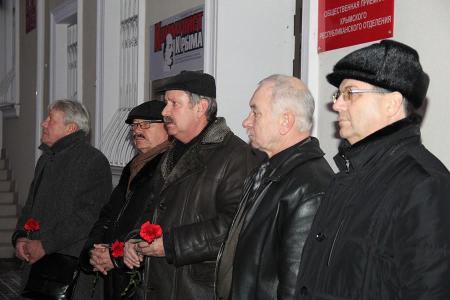 В Симферополе состоялись мероприятия, посвященные 137-й годовщине со Дня рождения И.В.Сталина