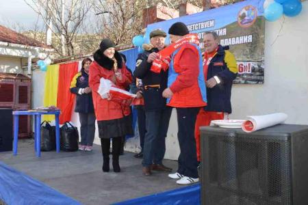 При участии Севастопольского горкома КПРФ в Балаклаве открыли сезон зимнего плавания