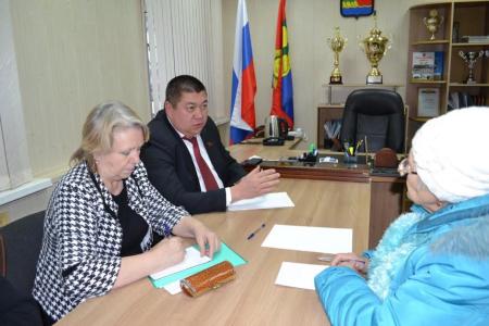 Город-герой Волгоград. Депутат-коммунист Евгений Шаманаев продолжает совместный приём граждан вместе с первыми секретарями районных комитетов КПРФ