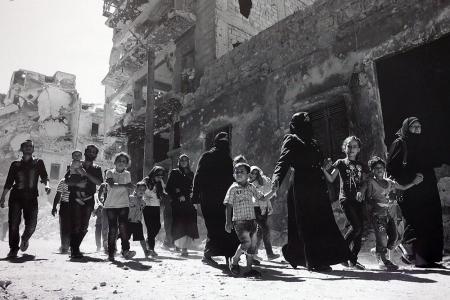 «Осколки разбитой тишины». В.И. Кашин и Д.Г. Новиков выступили на открытии фотовыставки, посвященной войне в Сирии