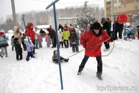 Пензенские коммунисты провели 30 ёлок