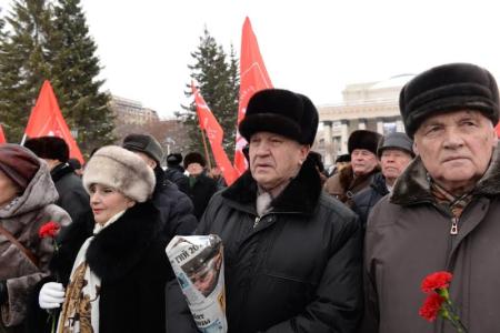 Ленин с нами! Новосибирские коммунисты почтили память основателя Советского государства