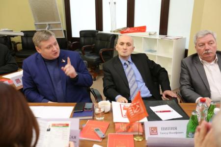 К.К. Тайсаев провел очередное заседание Секретариата Центрального Совета СКП-КПСС 