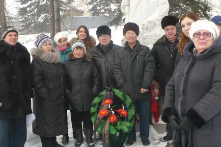 Коммунисты Республики Алтай почтили память В.И. Ленина