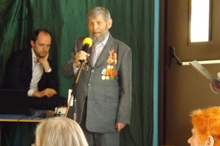 Сахалинские коммунисты поздравили ветеранов
