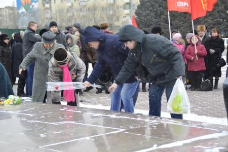 Волгоградская область. Коммунисты Волжского почтили память Вождя мирового пролетариата
