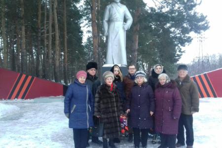 Комсомольцы Белгородской области поклонились подвигу героев, освободивших 74 года назад поселок Волоконовка от немецко-фашистских захватчиков