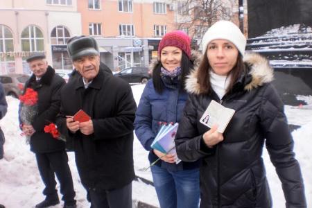 Белгородская область. В день памяти Вождя мирового пролетариата целый ряд комсомольцев пополнили ряды партии Ленина!