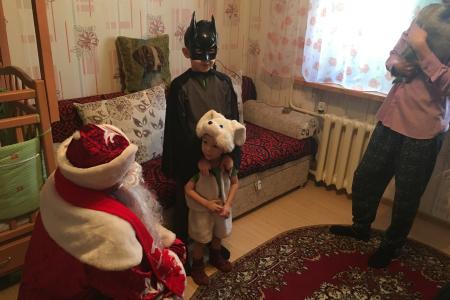 Тюменская область. Коммунисты поздравили юных тюменцев с Новым годом!