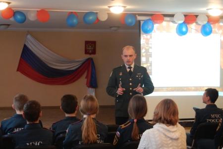 Севастопольские комсомольцы рассказали школьникам о бессмертном подвиге «Молодой гвардии»