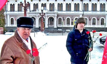 Татарстан, Казань. Цветы – Ильичу!