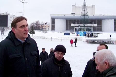 Орловские коммунисты возложили цветы к памятнику В.И. Ленину