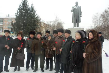 В Кемеровской области в день памяти Владимира Ильича Ленина прошли митинги, пикеты и возложения