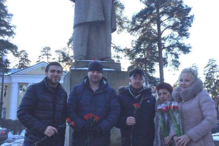 Жители Ленинградской области почтили память Владимира Ильича Ленина 