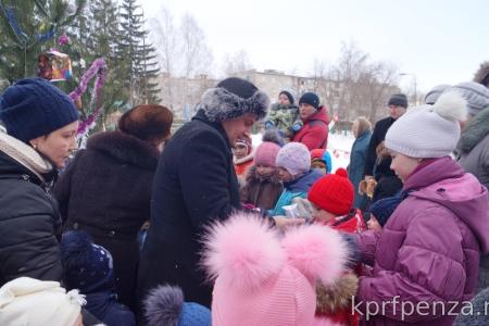 Пензенские коммунисты провели 30 ёлок
