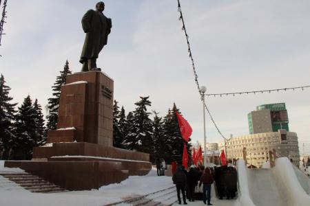 Челябинские коммунисты почтили память Вождя мирового пролетариата