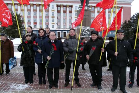 Неразделимы Ленин и отечество. Акция памяти курских коммунистов