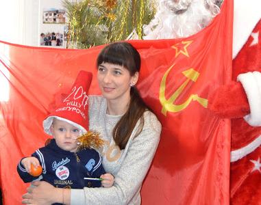 Коммунисты Калмыкии организовали новогодний утренник для детворы