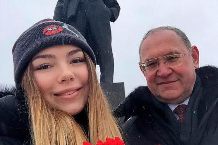 Марьяна Наумова в гостях у Коммунистической партии ДНР