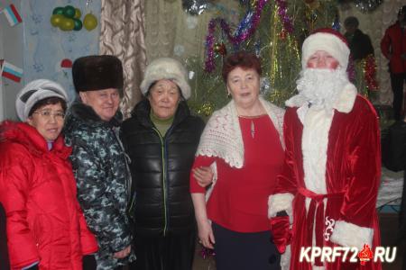 Тюменская область. Коммунисты поздравили юных тюменцев с Новым годом!