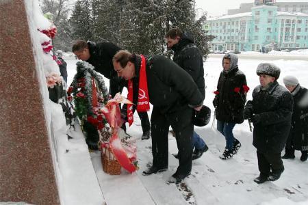 Неразделимы Ленин и отечество. Акция памяти курских коммунистов