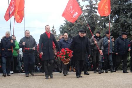 Севастопольские коммунисты почтили память Владимира Ильича Ленина