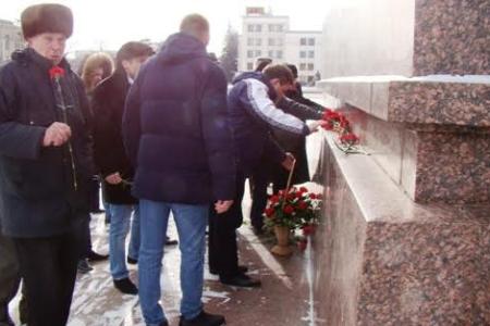 Ставрополь. Цветы Вождю Великой Октябрьской революции