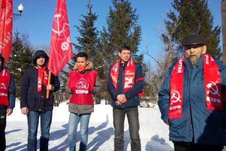 Сахалинская область. Анивские коммунисты почтили память Владимира Ильича Ленина возложением цветов