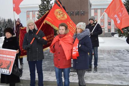 В столице Алтайского края почтили память В. И. Ленина