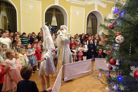 Депутаты-коммунисты Тамбовской городской Думы – детям