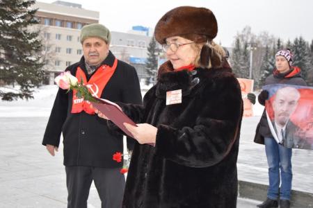 В столице Алтайского края почтили память В. И. Ленина