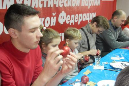 "Мы сильны нашей верною дружбой". Севастопольские пионеры и комсомольцы за праздничным новогодним столом подвели итоги 2016 года