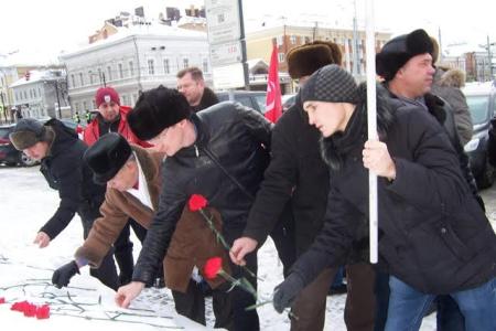 Татарстан, Казань. Цветы – Ильичу!