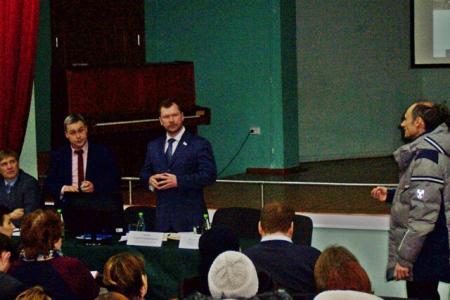Республика Татарстан. Лидер депутатов-коммунистов в Казанской городской Думе Алексей Серов отчитался перед избирателями