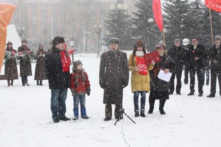 Слава Советской Красной Армии! Акция калужских коммунистов