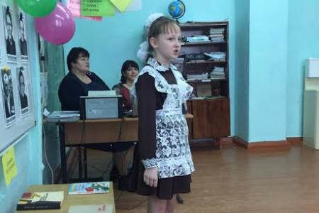 Белгородская область. Коммунисты и комсомольцы провели конкурс чтецов стихотворных произведений, посвящённых Дню Советской Армии и Военно-Морского Флота, среди сельских школ