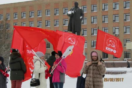 Впервые по городам Арктического региона прошел автопробег КПРФ и ЛКСМ