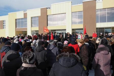 Свердловские коммунисты приняли участи в народном сходе в городе Карпинск