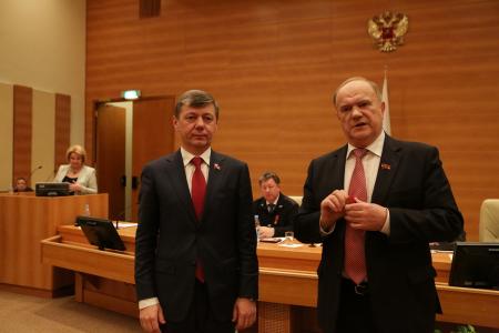 Г.А. Зюганов наградил депутатов фракции КПРФ в Госдуме