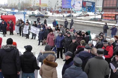 Жители Саратова вышли на митинг против коммунального беспредела