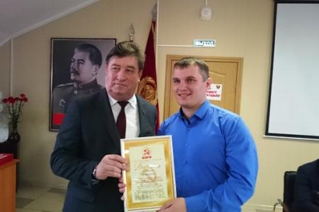 Лидер ставропольских коммунистов Виктор Гончаров: Мы продолжим использовать трибуну депутата для распространения идей КПРФ и укрепления её авторитета