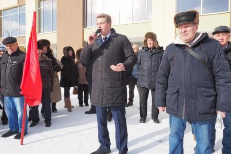 Свердловские коммунисты приняли участи в народном сходе в городе Карпинск