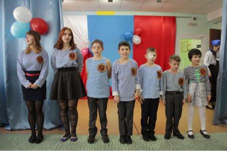 Коммунисты приняли участие в праздничном концерте в Есаульском детском доме Красноярского края