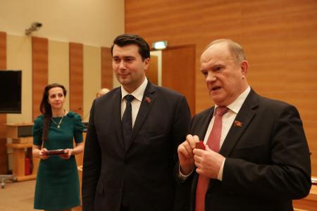 Г.А. Зюганов наградил депутатов фракции КПРФ в Госдуме