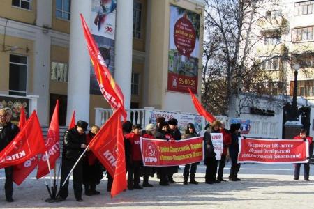 Курган. Зауральские коммунисты провели серию мероприятий ко Дню Советской Армии и Военно-Морского Флота