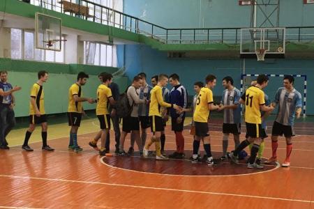 Олег Лебедев наградил победителей турнира по мини-футболу во Владимире