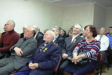 В Курганском горкоме КПРФ прошло торжественное собрание в честь Дня Советской Армии и Военно–Морского Флота