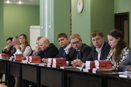 Геннадий Зюганов: «Обучение и продвижение молодых кадров – важнейшая задача для партии»