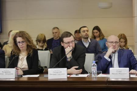 В Мосгордуме прошел «круглый стол» по теме обманутых дольщиков. По итогам обращения руководителя фракции КПРФ в МГД А.Е. Клычкова инициировано проведение финансовых расследований по 18 объектам долевого строительства