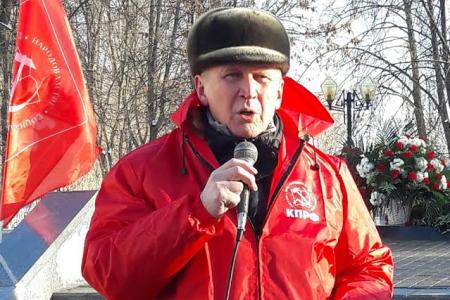 Ивановские коммунисты и сторонники КПРФ провели митинг и возложили цветы к памятнику М.В. Фрунзе